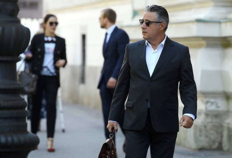 Zagreb: U aferi Dnevnice poÃ¨elo roÃ¨iÅ¡te, Tomislav Saucha stigao na sud