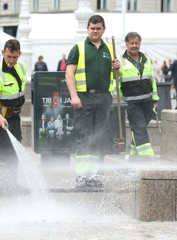 Zagreb: Djelatnici ÄistoÄe prionuli su ÄiÅ¡Äenju glavnog trga nakon norijade