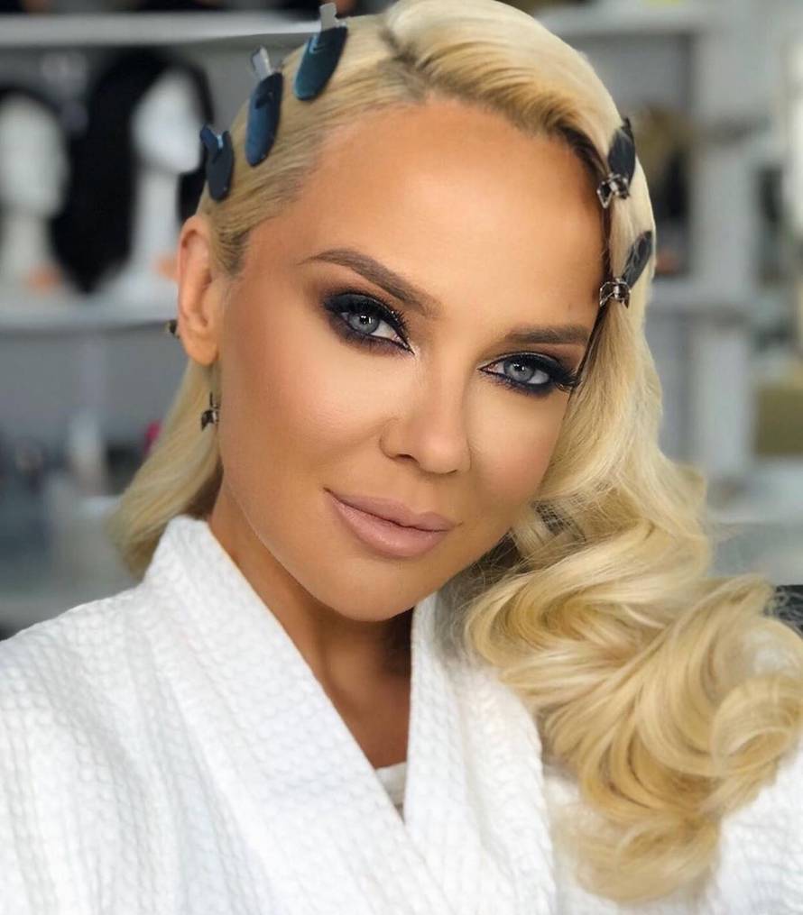 Šuput je iznenadila preplanulim licem: Pretjerala s kvarcanjem?