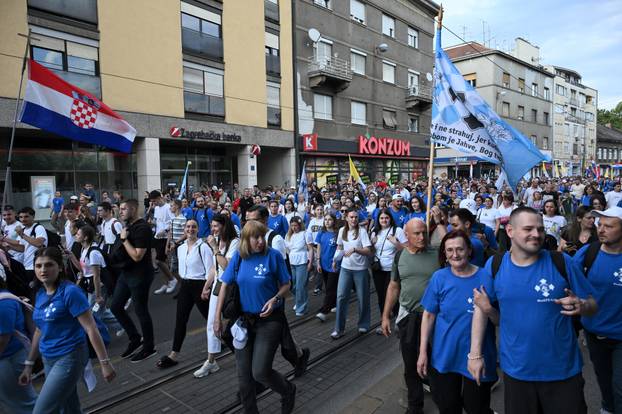 Zagreb: Povorka Antunovskog hoda na putu prema bazilici svetog Antuna Padovanskog