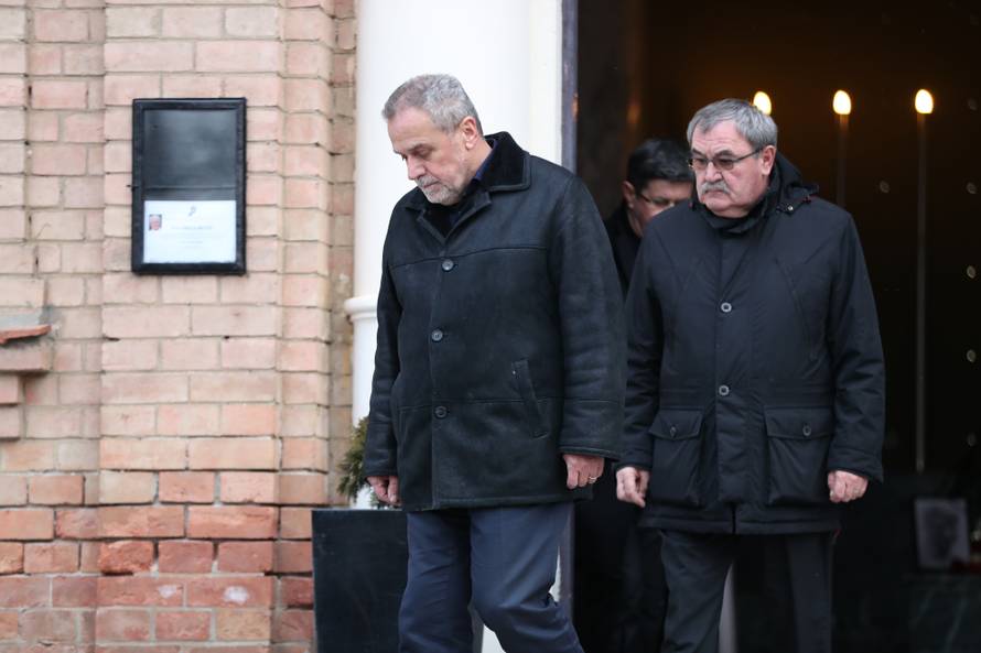 Oproštaj od oca uz tamburaše: Marko je jedva susprezao suze