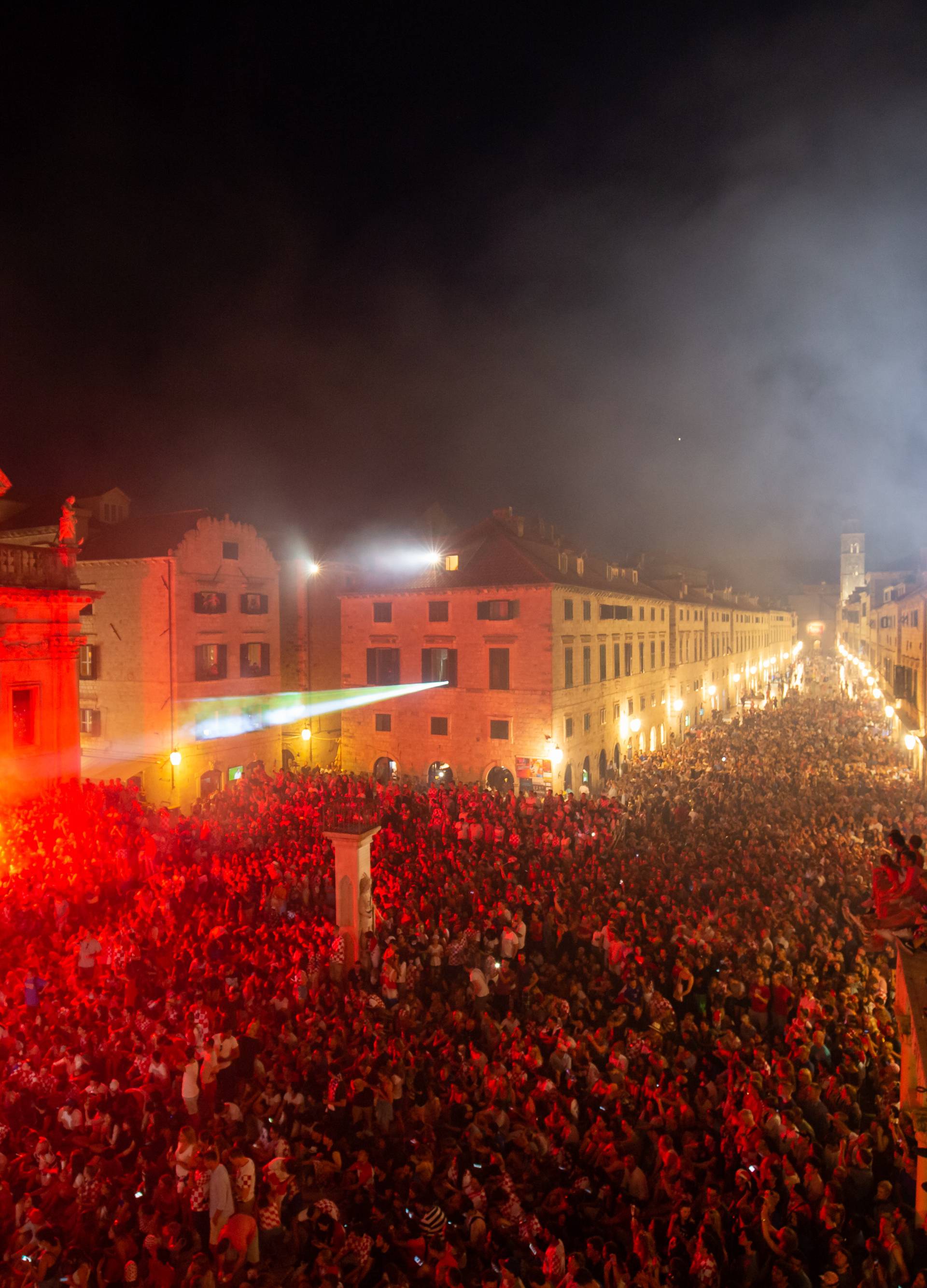 Hrvatska je u finalu SP-a! Pogledajte slavlje u Dalmaciji