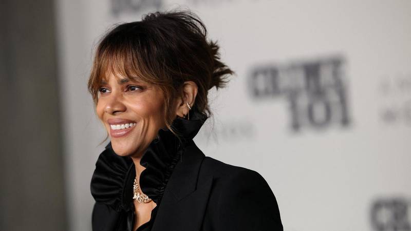 FOTO Zaručnički prsten vrijedan oko 200.000 dolara i duboki dekolte: Pogledajte Halle Berry