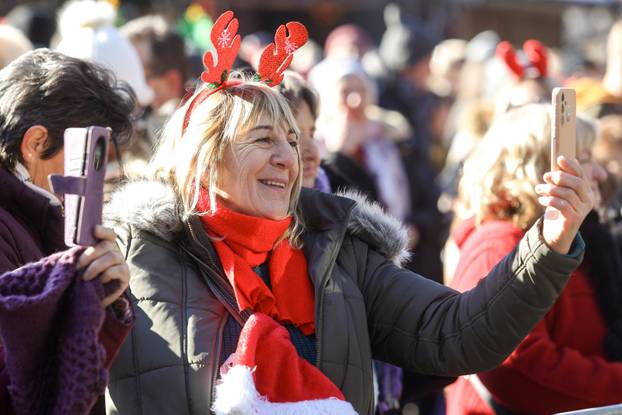Doček Nove godine u podne u centru Fužina