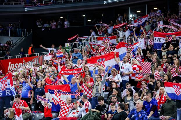 Zagreb: Navijači na susretu Hrvatske i Mađarske na IHF Svjetskom rukometnom prvenstvu 2025.