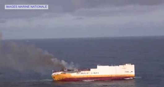 Drama u moru kraj Francuske: Planuo brod, evakuirali 25 ljudi