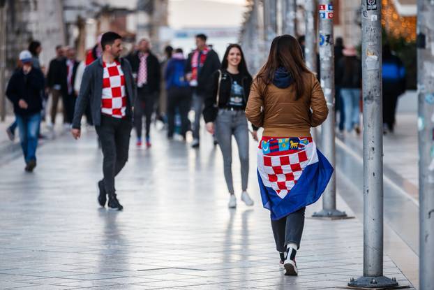 Split: Atmosefra na splitskoj rivi uoči početka utakmice UEFA Lige nacija Hrvatska - Francuska