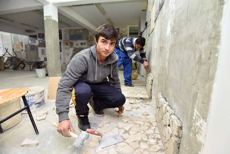 Naši učenici su uspješni zidari, dizajneri, stolari te slikari...