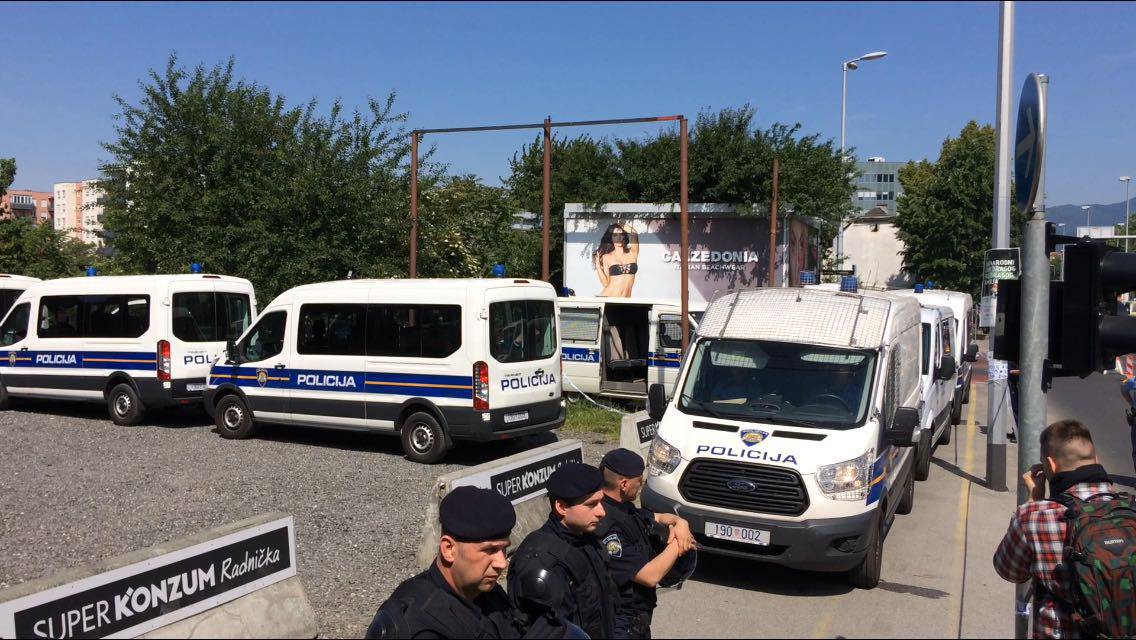 Drama u Zagrebu: Došli su ih deložirati 60 policajaca i bageri