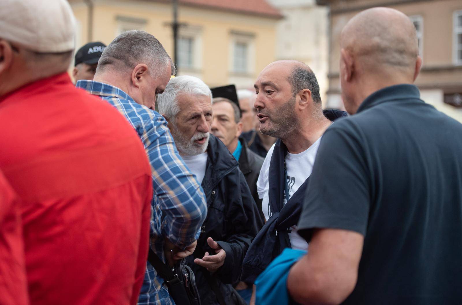 Zagreb: Bubnjari svojim glasnim sviranjem isprovocirali  sudionike misnog slavlja