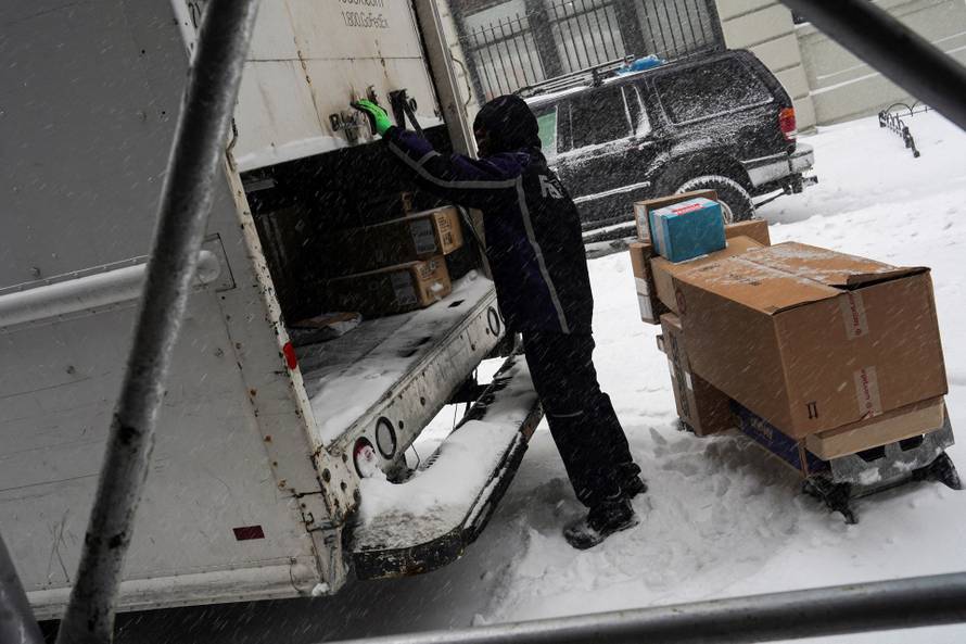 Major winter storm spreads across a large swath of the United States