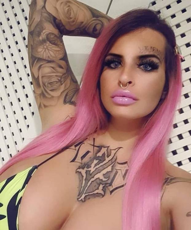 FOTO Uznemirujuće! Uklonila je čak i vrh nosa, a evo kako je izgledala: Šteta, ljepotica si bila