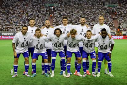 FOTO Hajduk nije zaboravio Vuškovića: Igrači mu izrazili podršku posebnim majicama