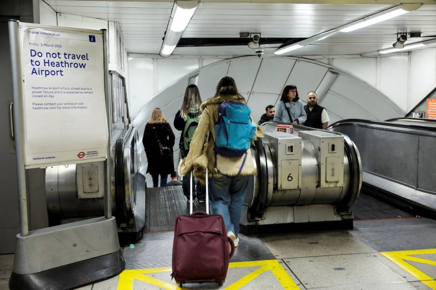 Heathrow Airport closed by fire at power station