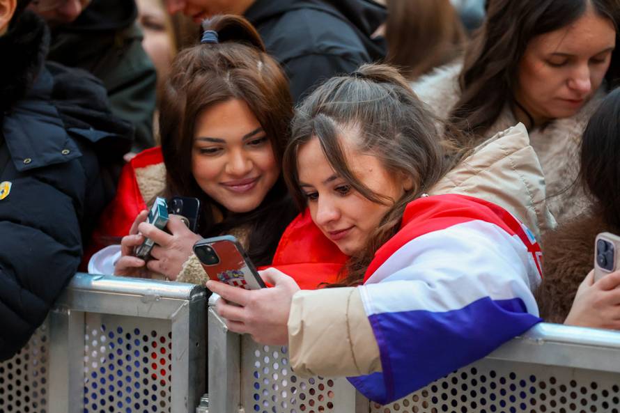 Zagreb: Počelo okupljanje građana za svečani doček rukometnih reprezentativaca nakon osvojene bronce na Europskom prvenstvu