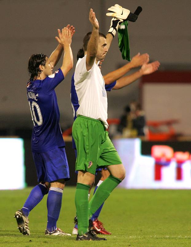 ARHIVA - 2006. Zagreb: Vatreni i "maksimirska krtica" srušili su Englesku 