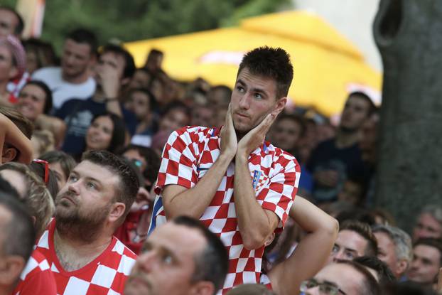 Split: NavijaÄi u fan zoni prate utakmicu Hrvatska - Argentina