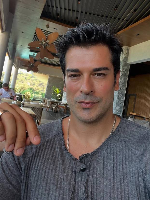 FOTO Zbog Bali-bega fanovi bojkotirali televiziju. Pogledajte kako danas izgleda...