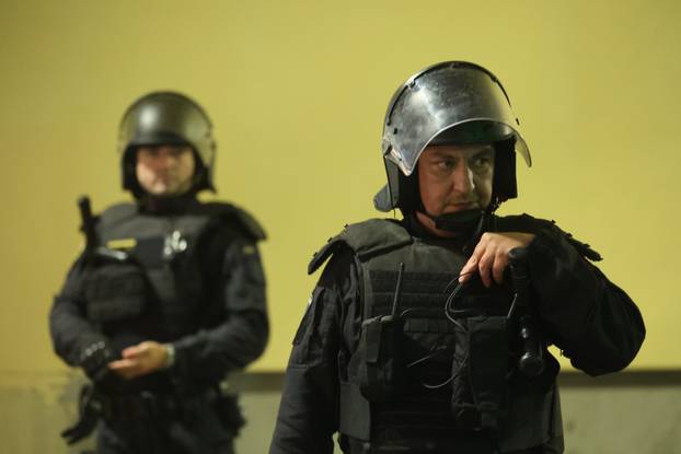 Zagreb: Interventna policija i muškarci s prekrivenim licem uoči otvorenja ovogodišnjih Dana srpske kulture