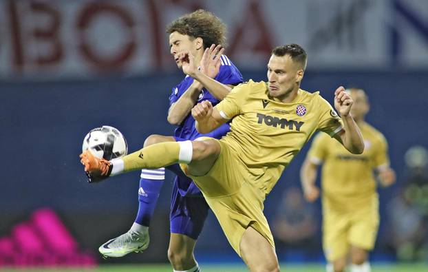 Dinamo i Hajduk u utakmici Superkupa na stadionu u Maksimiru