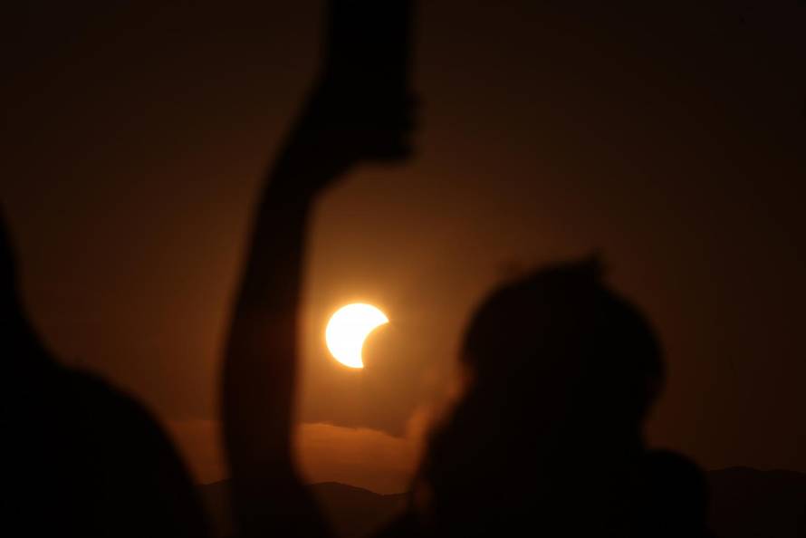Pomrčina sunca u Rijeci 