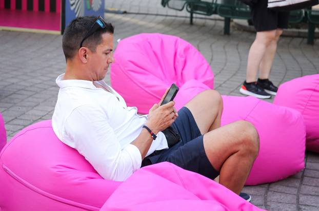 Zagreb: Prvi Festival iluzija na Europskom trgu