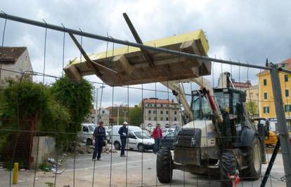 Privela ga policija: Prijetio je da će se raznijeti jer mu ruše kuću