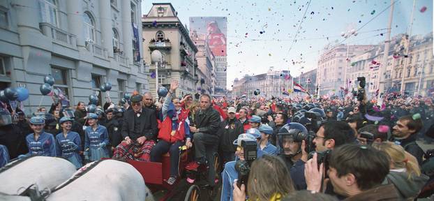 Zagreb: 25.02.2002., sve?ani do?ek Janice na trgu nakon OI u Salt Lake Cityu