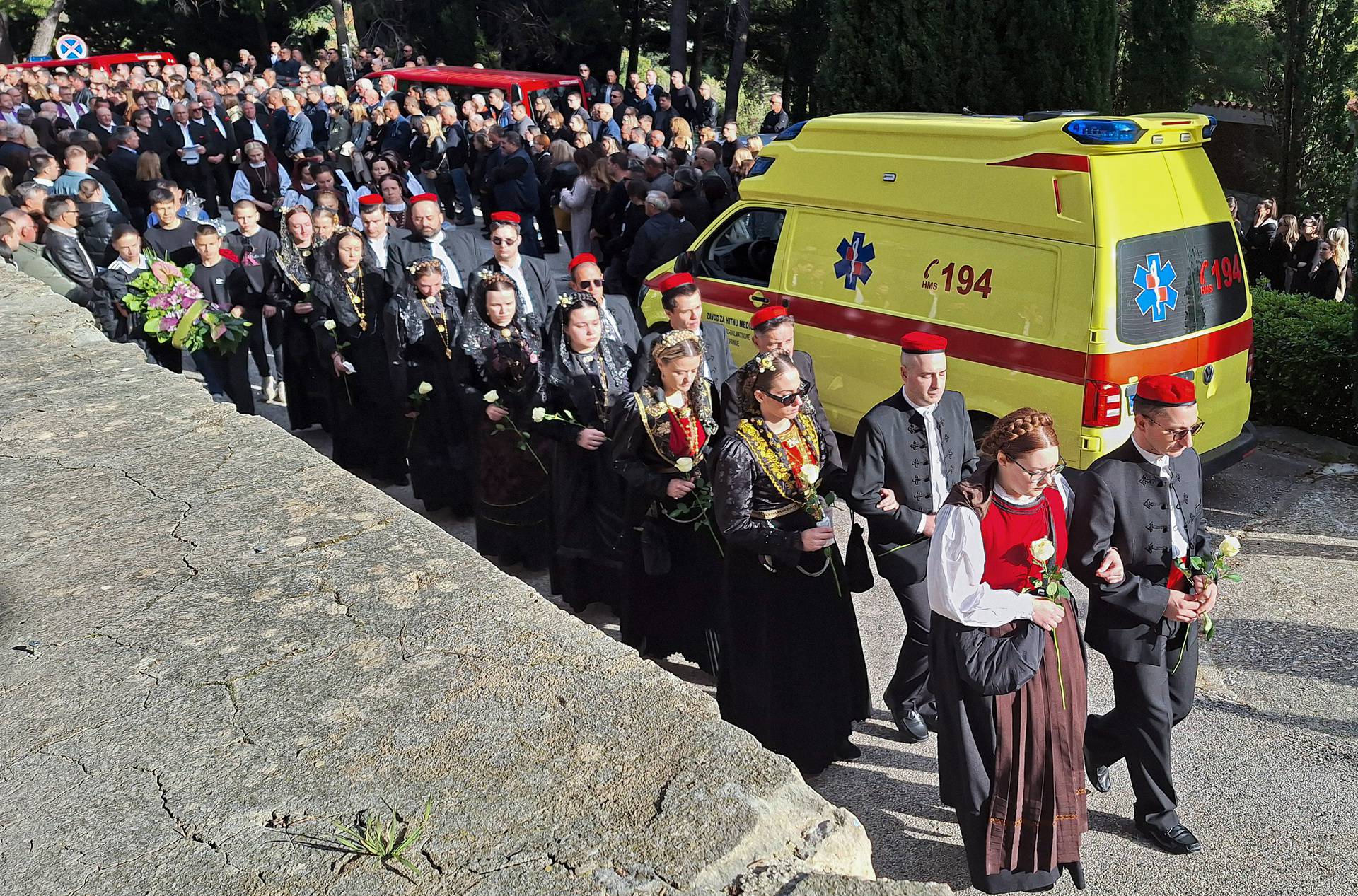 Kastel Sučurac: Sprovod mlade majke koja je u subotu poginula u prometnoj nesreći