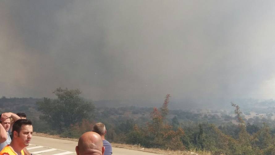 'Obranili smo kuće. Situacija je puno bolja, vjetar je oslabio...'