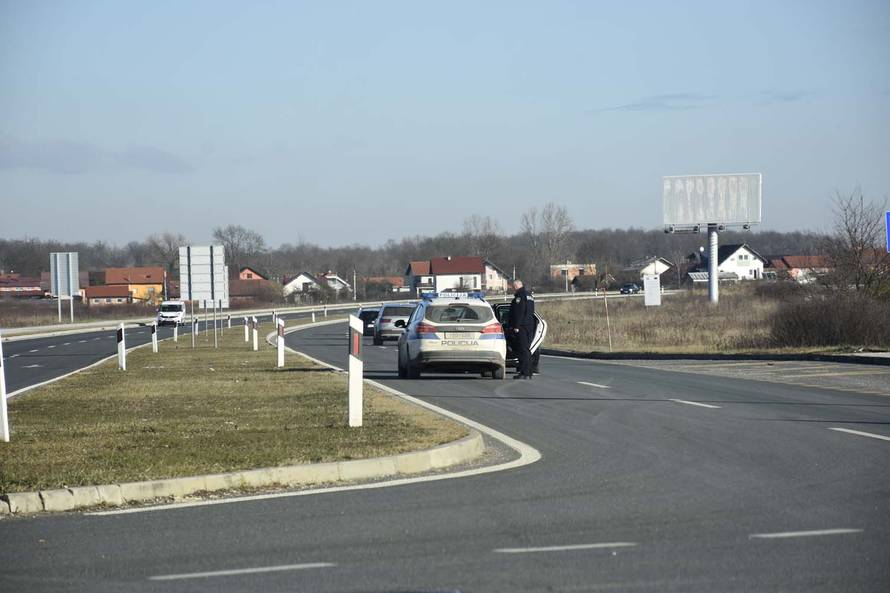 Detalji nesreće kod V. Gorice: Vozačica (77) udarila u znak pa u krivom smjeru vozila 1,2 km!