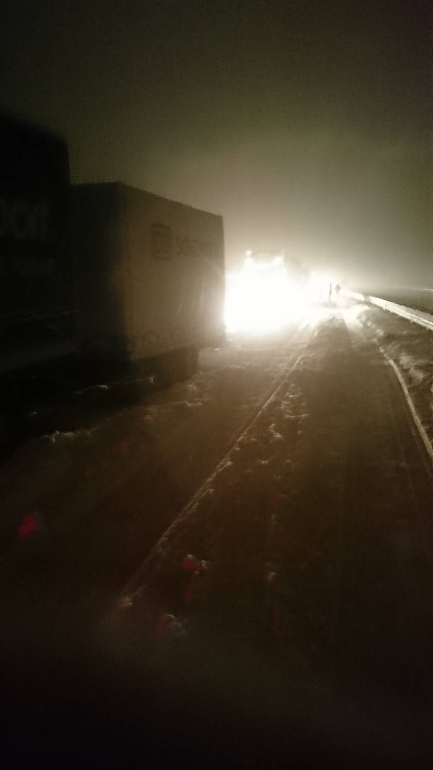 Snježni kaos: Neumorni vozači pomagali jedni drugima na putu