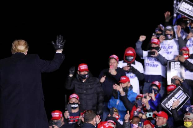 President Trump campaigns in Wisconsin