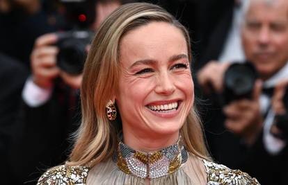 Ovakvu haljinu još niste vidjeli: Brie Larson na crvenom tepihu nosila je upečatljivu kreaciju