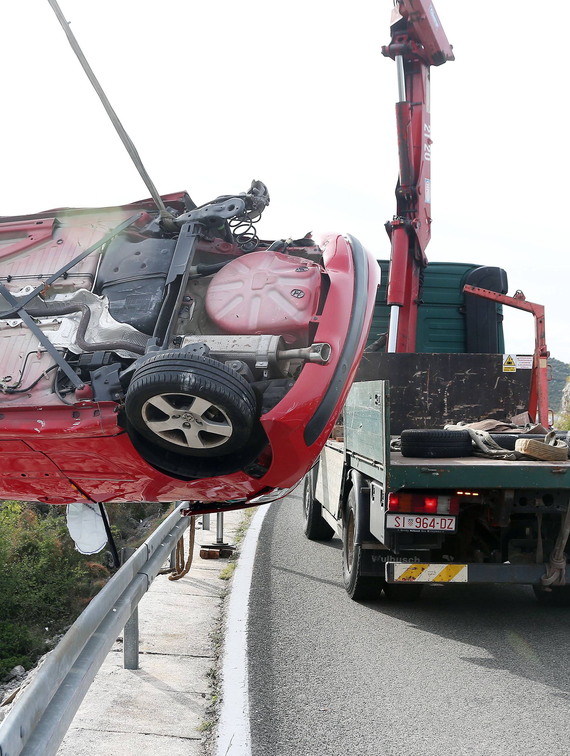 Vozač (72) nakon ove nesreće izašao iz auta i pričekao Hitnu