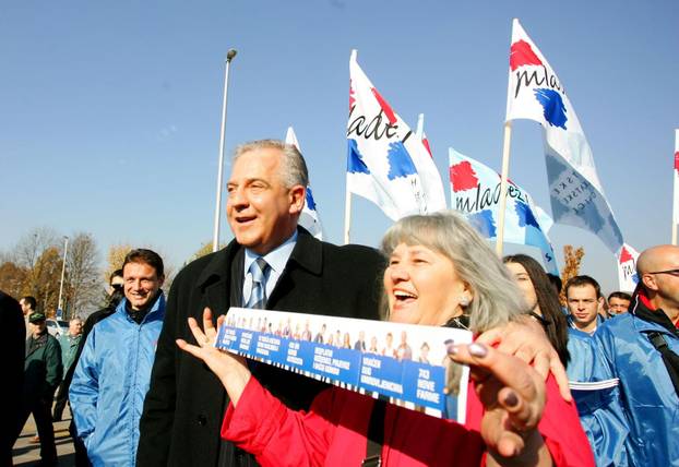 Sanader i simpatizeri: Ovako su HDZ-ovi skupovi izgledali 2007.