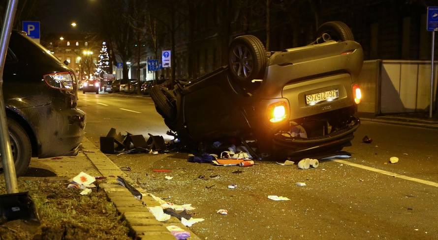 Skrivio nesreću u Zagrebu: Iz srednje trake skretao je lijevo
