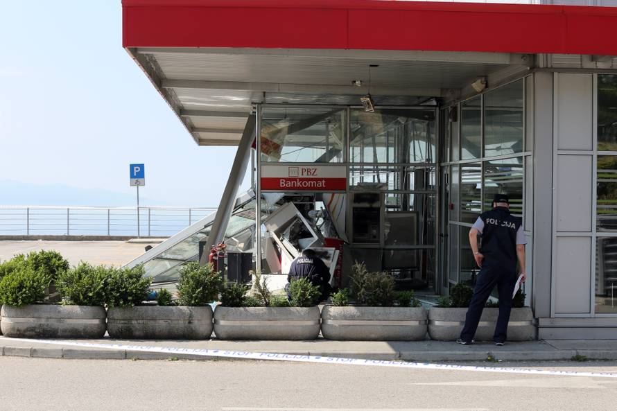 Eksplozija probudila Riječane: Razbojnici raznijeli bankomate