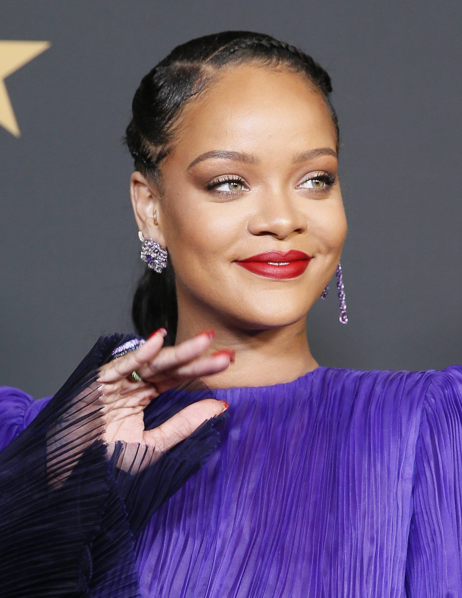 51st NAACP Image Awards – Photo Room– Pasadena - Rihanna poses backstage with her President's award