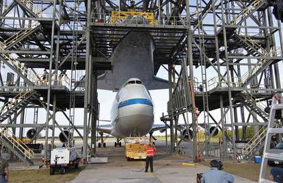 Spreman za let: Discovery na leđima Boeinga odlazi u muzej