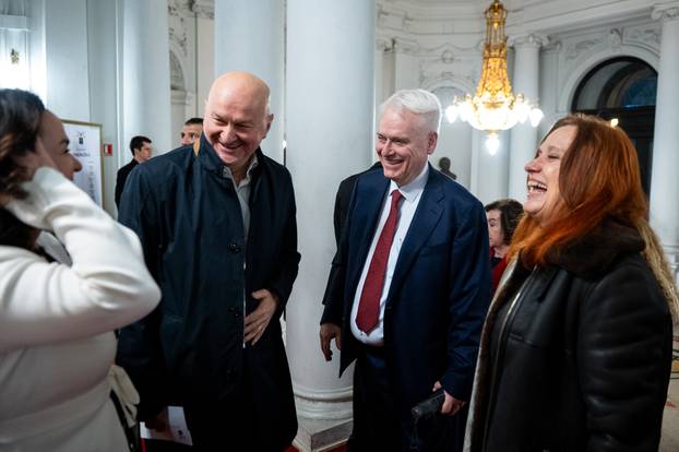 Zagreb: Dolazak poznatih na premijeru baleta Trnoružica