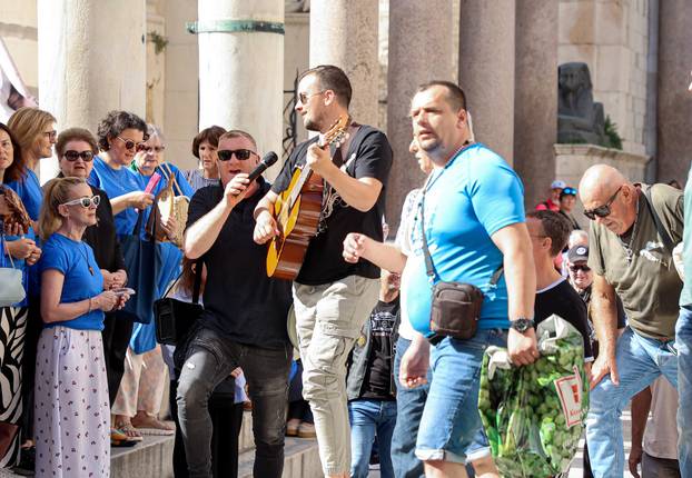 Split: Molitva krunice na Peristilu