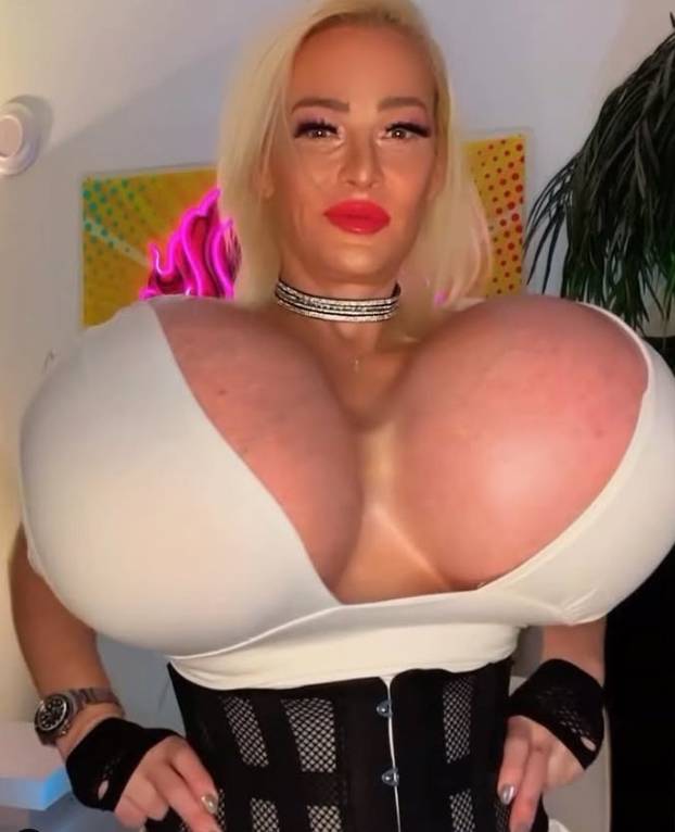 FOTO Jesu li ovo najveće grudi na svijetu? 'Majko mila... poput planeta su. Imaju svoje satelite'