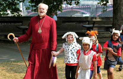 London: Biskup na prosvjed došao s djecom