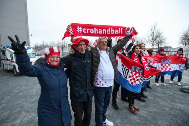 Oslo: Navijači ispred Unity Arene u kojoj se večeras održava finale Svjetskog rukometnog prvenstva