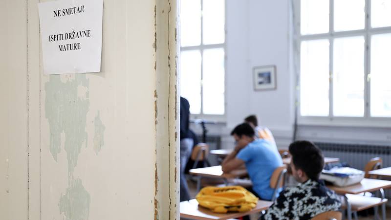Za mjesec dana počinje matura: Za prolaz na hrvatskom treba riješiti samo trećinu testa... 15 pxl 050621 33150466