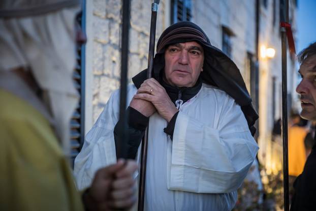 U Imotskom na Cvjetnicu uprizorena „Imotska Muka“, scenski prikaz Muke Gospodina našega Isusa Krista 