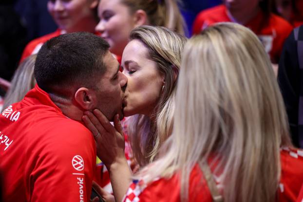 Hrvatski rukometaši slave s obiteljima osvajanje srebra 