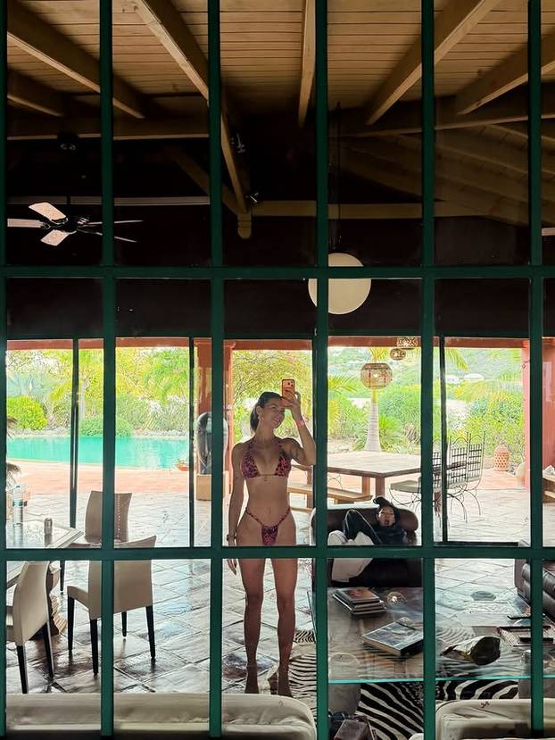 FOTO Masha je online modna ikona, ali njezino tijelo privlači više pažnje od lijepih 'krpica'