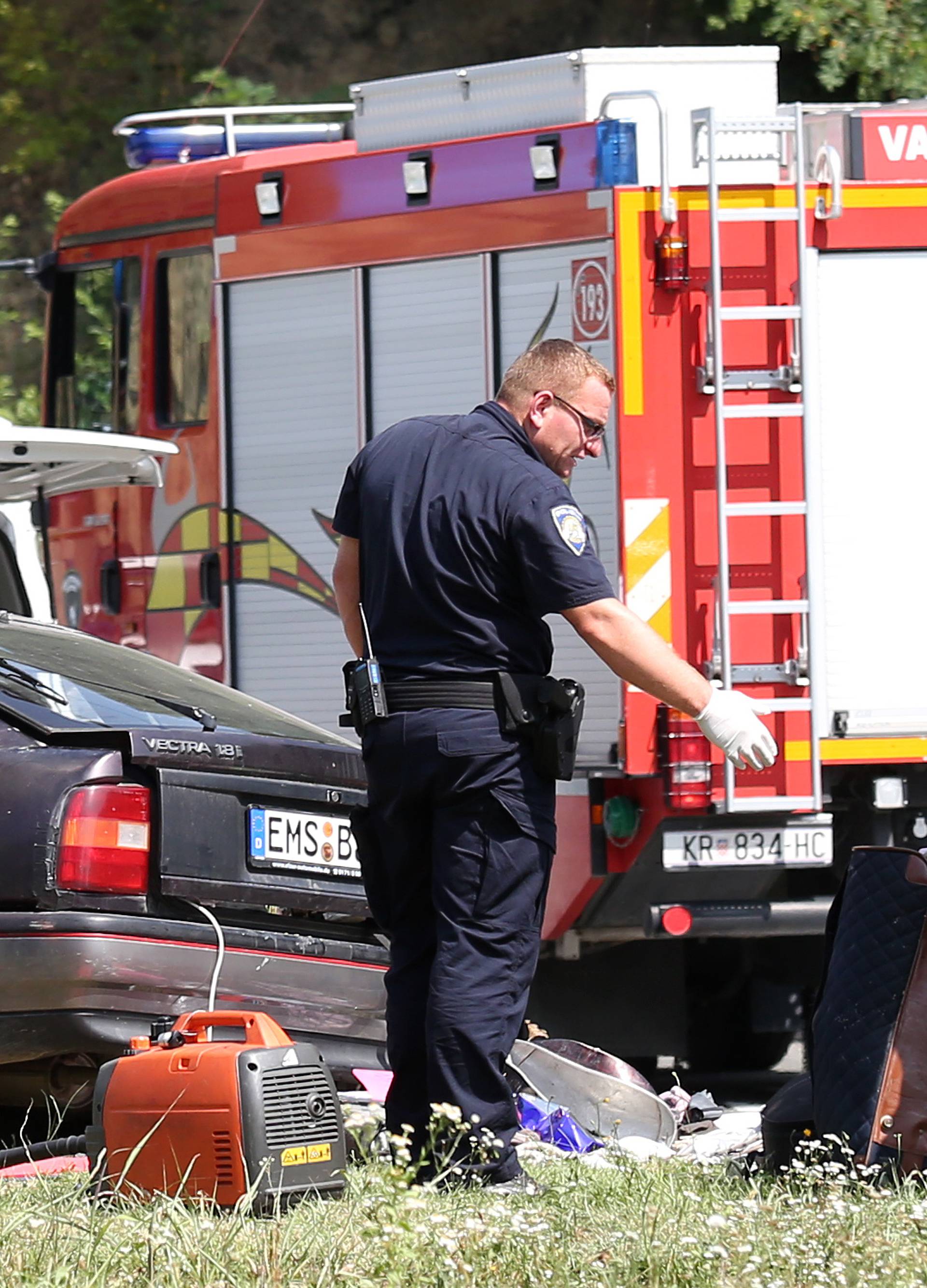 Vozač poginuo na mjestu: Auto izletio s ceste i zabio se u stup